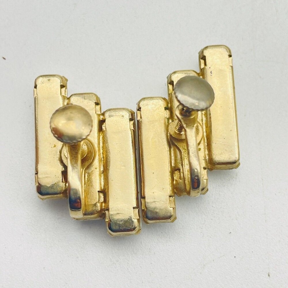 Vintage Stacked Milk Glass Bead Earrings Gold Tone Screw Back Classic Career - Picture 2 of 10